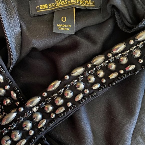 Black "Say YES to the PROM" Dress, Size 0 - Two-piece, beaded prom dress - Picture 7 of 10